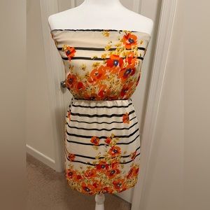 Tube short dress with floral design
